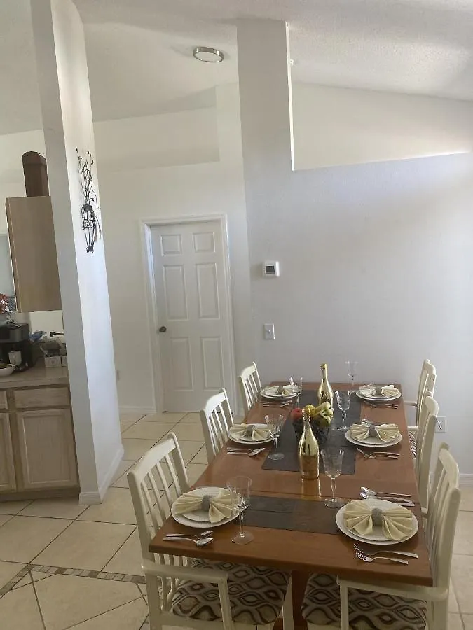 Home From Home 5 Bedroom Villa Давенпорт 0*,  США